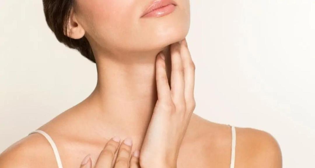 Editorial image representing neck lift